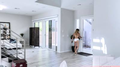 Aiden Ashley - Squirter MILF Aiden Ashley saying thanks on a big dick - nvdvid.com