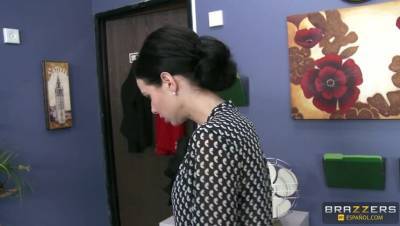 Veronica Avluv - Johnny Sins - Enséñame Quien Está a Cargo - porntry.com