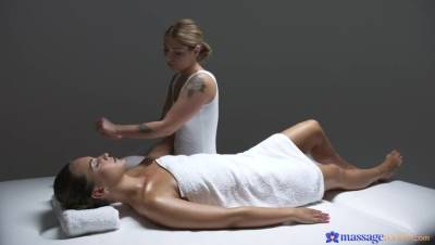 Naomi Bennet - Intimate Massage for Hot Lesbians - veryfreeporn.com