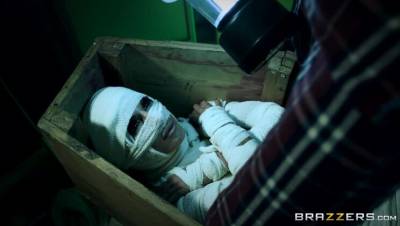 Danny D - Milf Mummy - porntry.com