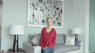 Says Hello - Henna Kollwitz - hclips.com