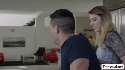 TBabe Casey let dude sucks her shecock - fetishpapa.com