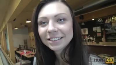 Carina - Il Gioco Del Bowling E Noioso Il Sesso Con Una Ragazza Carina Puo Rallegrare - hotmovs.com - Czech Republic