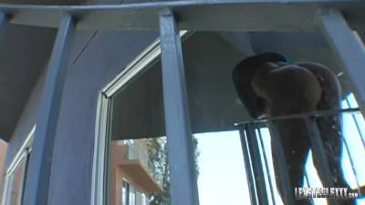 Hot Babe Lauren Phoenix Gets Pussy Stuffed By big Cock Lex Steele! - hotmovs.com