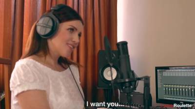 Luna Roulette - Luna - Singer Between Records Decided To Have Sex - Luna Roulette - hotmovs.com