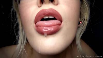 Stare Into My Mouth Boys! - hclips.com