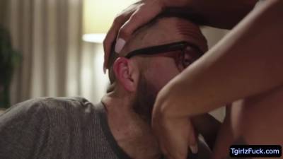 Big assed ts beauty Eva Paradis bends over to take Joel Someones cock - fetishpapa.com