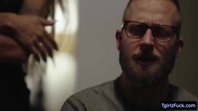 Big assed ts beauty Eva Paradis bends over to take Joel Someones cock - fetishpapa.com