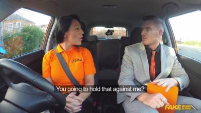 Handsome Dude Screws Raven-haired Slut In His Car - upornia.com