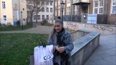 Geilen Milf Rechnung Bezahlt Und Ins Maul Abgespritzt - hclips.com