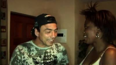 Smiling African happy to get used - nvdvid.com