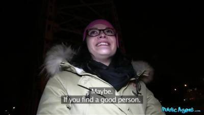 Babe with Glasses Fucked Outside - porntry.com