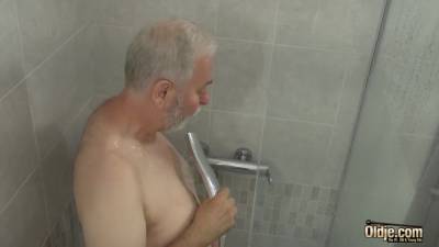 Grandpa cums on teen beautiful tits - hotmovs.com