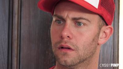 Big Tits MILF in Lingerie Cherie Deville Sucks and Fucks The Pizza Guy for Payment - txxx.com