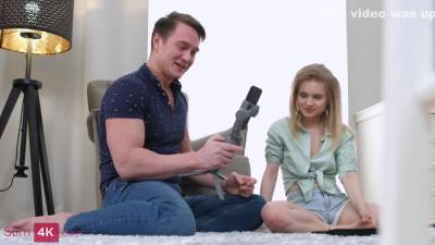 Guy Anally Rewards Gf For Present - hclips.com