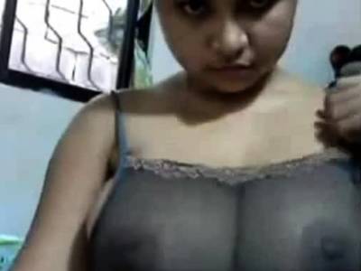 young indian shows her huge tits in webcam - icpvid.com - India