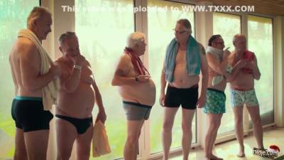 Christmas Gangbang 2 - Nana Garnet And Na Na - txxx.com