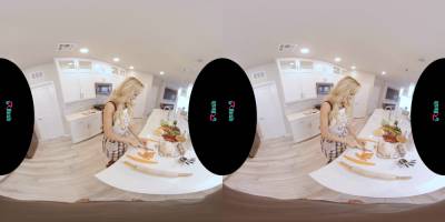 Brandi Love - VRHUSH Brandi Love needs a little help in the kitchen - txxx.com