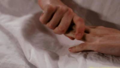 Gorgeous client licked by her masseuse - icpvid.com