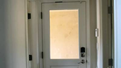 Muscled black cop barebacks thin bottom - nvdvid.com