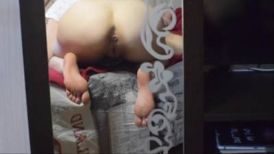 We Quietly Fuck Each Other While Watching The Tv Series Behind The Wall - hotmovs.com