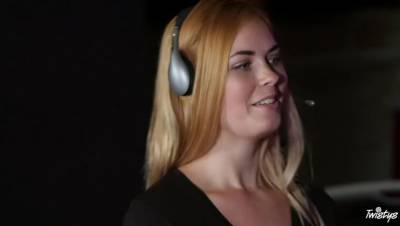 Britney Amber - Hadley Viscara - Backstage Ass - veryfreeporn.com