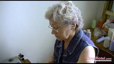 OmaHoteL Amateur Grandma Playing Striptease All Alone and Horny - hotmovs.com