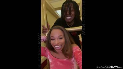 Sexy Influencer - upornia.com