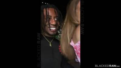 Sexy Influencer - upornia.com