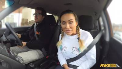 Bunny - Busty gym bunny squats on cock - veryfreeporn.com