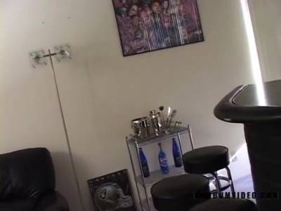 Horny Black Woman Fuck Her Bestfriend In Hotel Bedroom - upornia.com