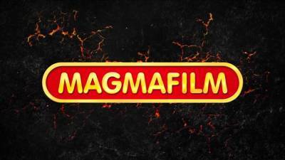 Amateur bitch eats a big cock on the beach - nvdvid.com