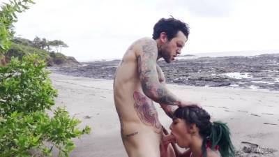 Janice Griffith - Janice Griffith And Small Hands - Lucky Inked Lad Gets Crazy Sloppy Deepthroat Outdoors - txxx.com