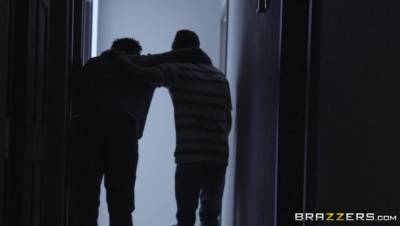 Halle Hayes - Lucas Frost - Sharing The Bed - xxxfiles.com