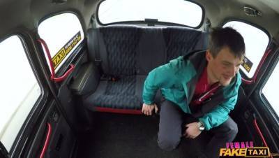 Cheeky passenger loves drivers tits - veryfreeporn.com