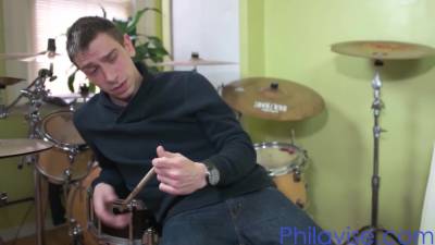 Our neighbor Caramel Starr getting tricked into giving a beej - hclips.com