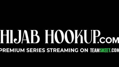 Gorgeous Latina Seduces Her Big Step Brother - icpvid.com