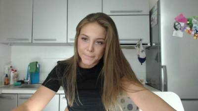 Hot babe cant wait but masturbating in kitchen - txxx.com