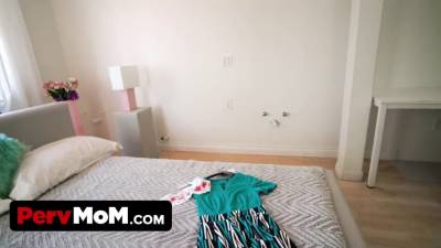 Spectacular step-mom wants to get pregnant and tempts stepson - sexu.com