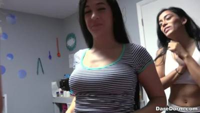 Brad Sterling - Slumber Party - porntry.com