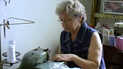 OmaHoteL Amateur Grandma Playing Alone - nvdvid.com