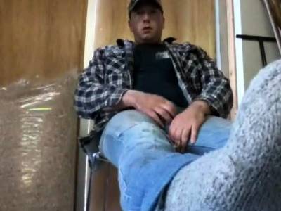 Str8 bear daddy stroke at work - nvdvid.com