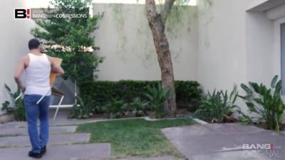 Lovers Fuck While Washing Their Clothes In The Machine - upornia.com