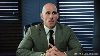 Isis Love - Johnny Sins - Spilling The Boobs - porntry.com