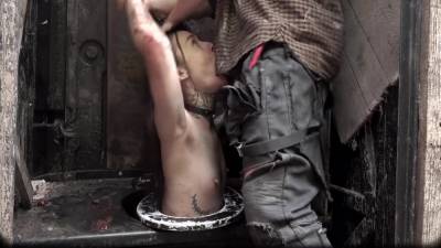 E52 Welcome Pissing Toast - hclips.com