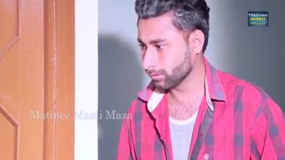 Kapde Bechne Aaye Ke Sath Bhabhi Ne Kiya Romance - Young Boy - hclips.com