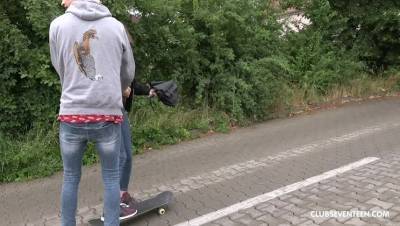 Doggy dog girl in a doggy dog world - xxxfiles.com