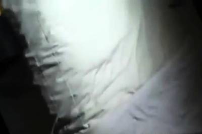 Guy jerks off into Asian hooker's mouth - icpvid.com