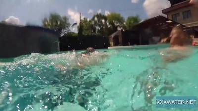 Jason Mouth Fucks Marcie Underwater - hclips.com