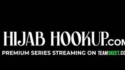 Petite Step Sister Asks Her Older Stepbro For Help - icpvid.com